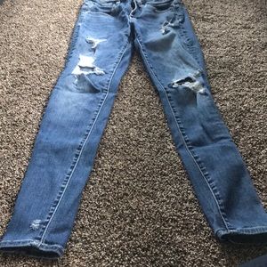 High rise American Eagle ripped jeans